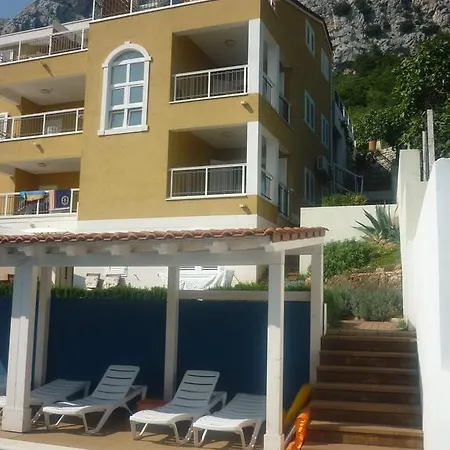 Romana Apartment Mimice